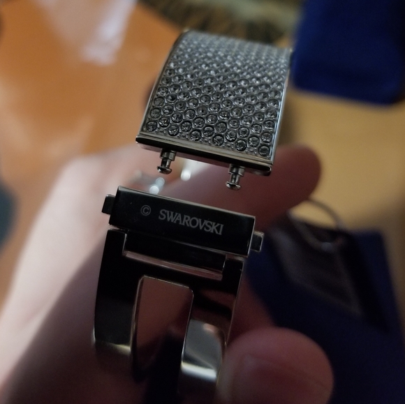 Swarovski Crystal Women's Bracelet - Picture 4 of 4